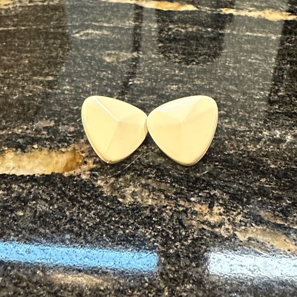 Elegant Gold and Red Earring Set - Picture 4 of 10